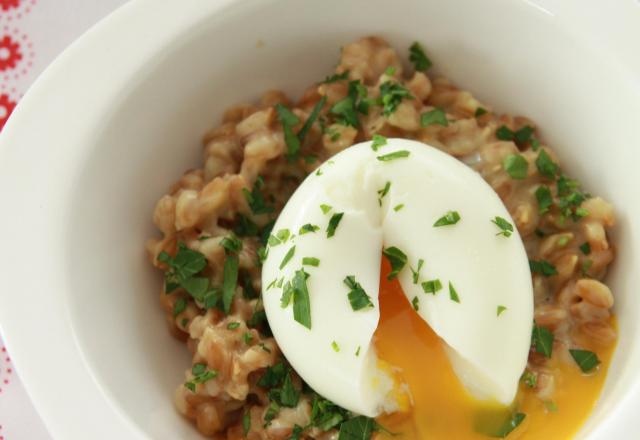 Risotto d'épeautre à l'échalote et au persil frais - œuf mollet