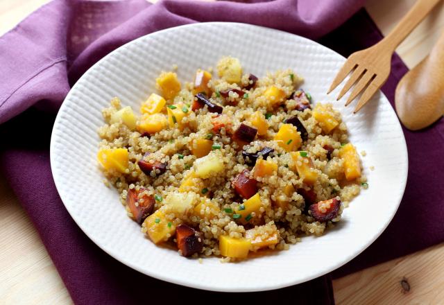 Salade de quinoa aux carottes et herbes fraîches