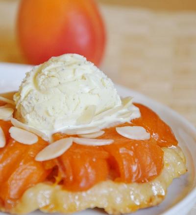 Tatins individuelles aux abricots et aux amandes