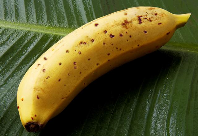 Cette banane se mange avec la peau