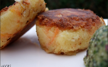 Croquettes de crabe et carottes et pesto de mesclum