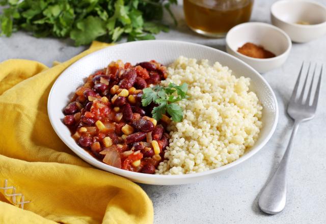 Chili de haricots rouges et couscous en perles