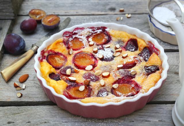 “C'est délicieux et facile à faire !” découvrez le far aux prunes, une variante gourmande du far breton