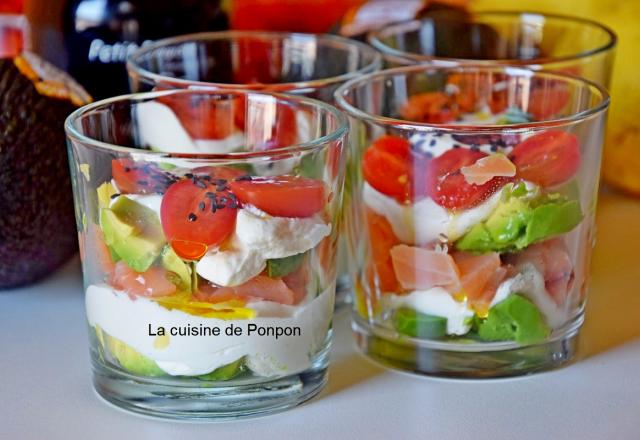 Verrine avocat, saumon fumé et tomate