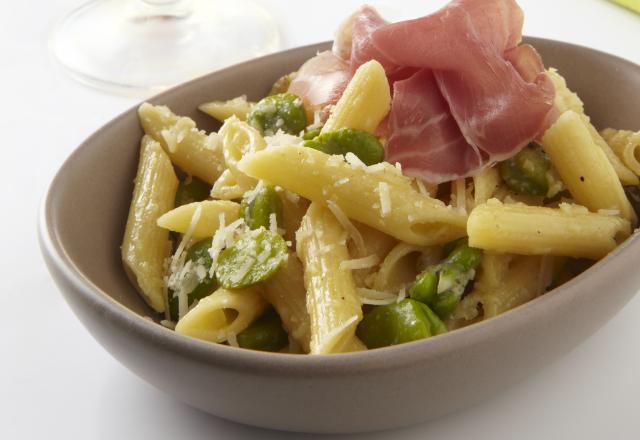 Pastasotto au parmesan, fèves et jambon de Parme