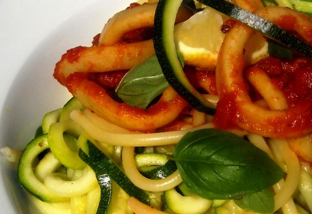 Bucatini et courgettes aux calamars