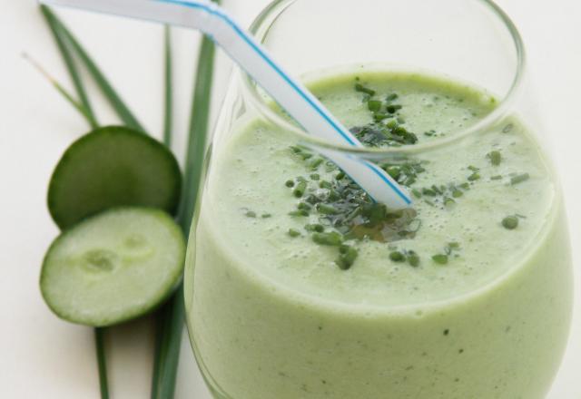 Soupe de concombre à la roquette