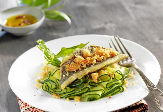 Filet de dorade en crumble de noisettes/parmesan et courgettes en tagliatelles