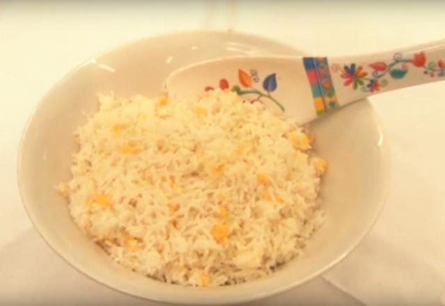 Riz sauté à la noix de coco