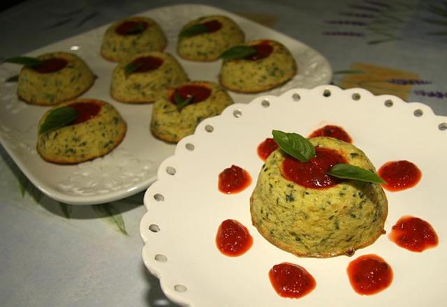 Petite mousse de courgettes et son coulis de poivrons au basilic