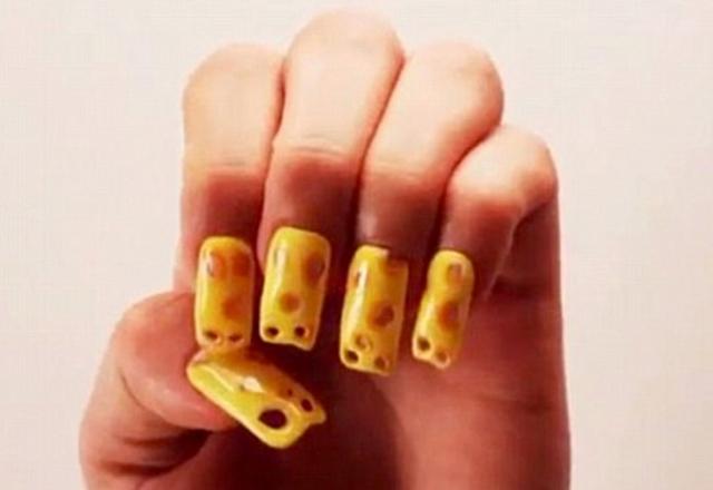 La manucure qui vous fait des ongles façon fromage