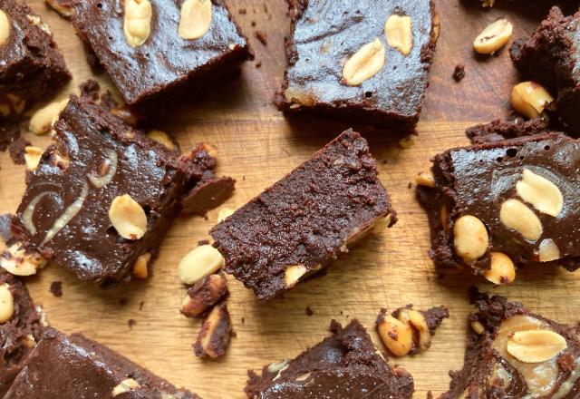 Brownie chocolat, cacahuètes et beurre de cacahuète