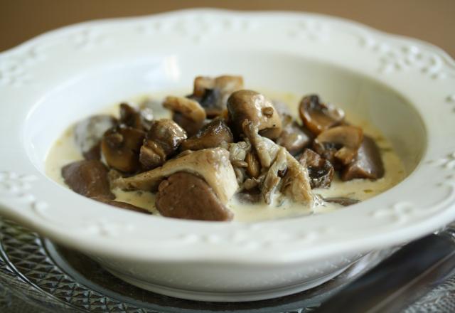 Gnocchis aux Marrons, pleurotes et bouillon crémé au roquefort