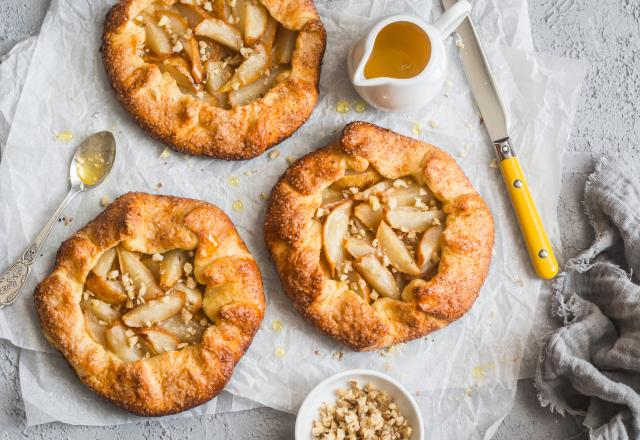 Tartelettes rustiques poire, miel et noix