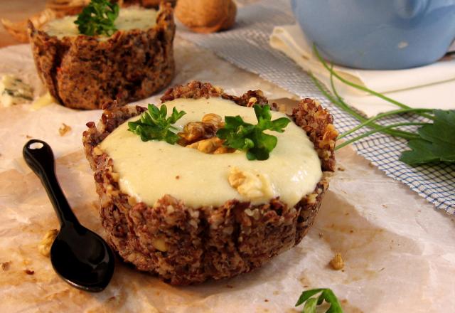 Mousse de roquefort dans son ecrin de noix