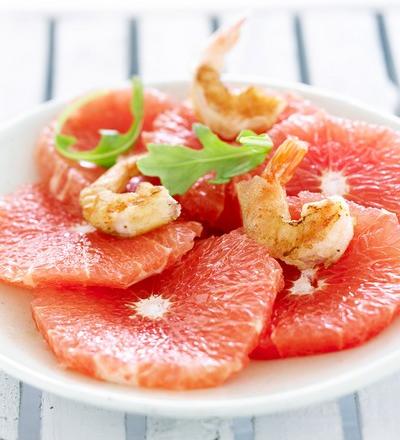 Carpaccio de pamplemousse de Floride, gambas croustillantes et roquette