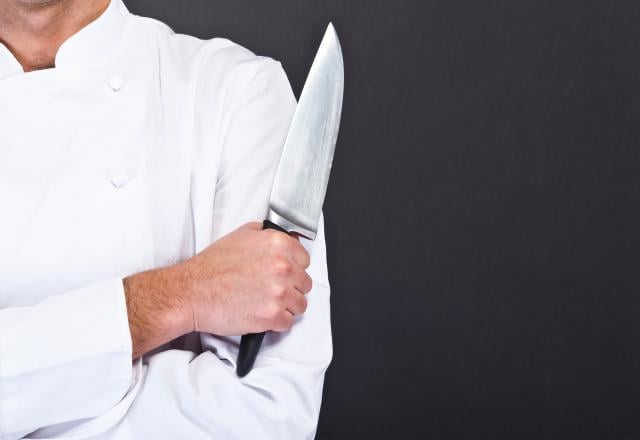 "A cause de son comportement violent, de ses abus verbaux et de ses menaces", un ancien candidat de Top Chef se voit pousser à quitter son restaurant  !