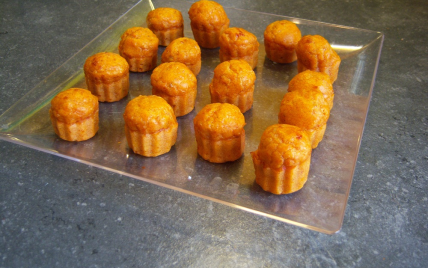 Cannelés à la tomate