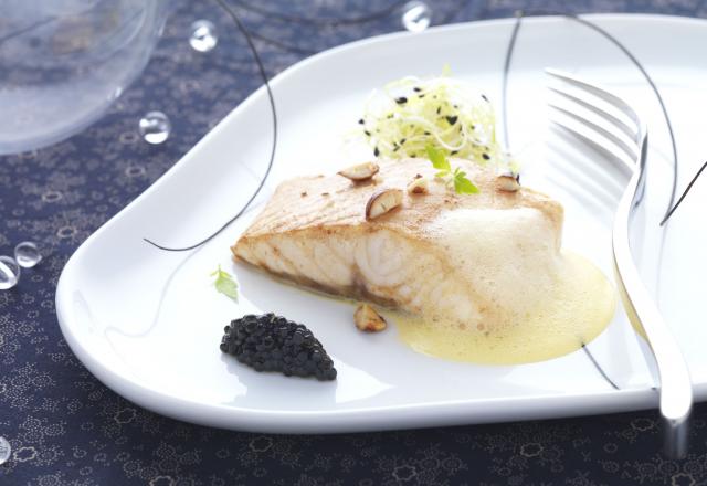 Filet d'esturgeon aux noisettes grillées, sabayon beurre noisette et quenelle de caviar