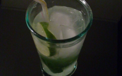 Mojito au rhum blanc adouci au sucre roux