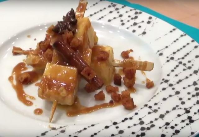 Brochettes à l'ananas caramélisées aux épices