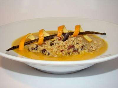 Raviole de saumon à la vanille, velouté de patate douce à l'orange, émietté de crumble noisettes grué de cacao