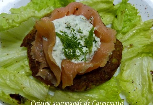 Blinis de courgettes, saumon fumé et sauce au St Môret à l'aneth