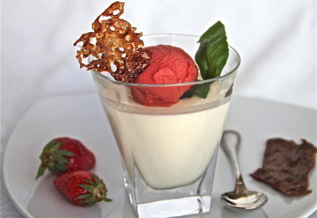 Panacotta fraises basilic