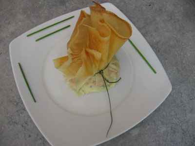 Feuilletines de saumon fumé, ciboulette et duo de fromage frais