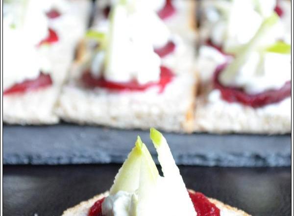 Toast bouchée au chèvre, betterave et ses petites pommes