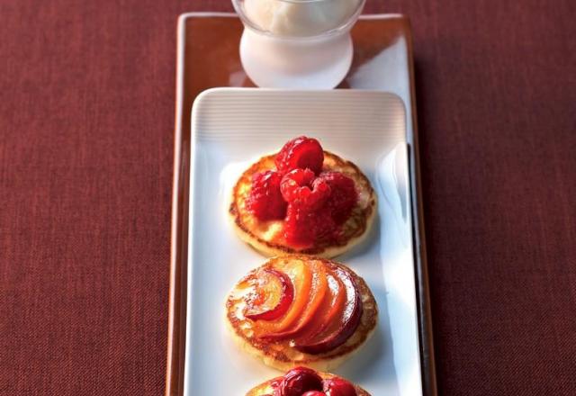 Blinis au sucre, fruits caramélisés