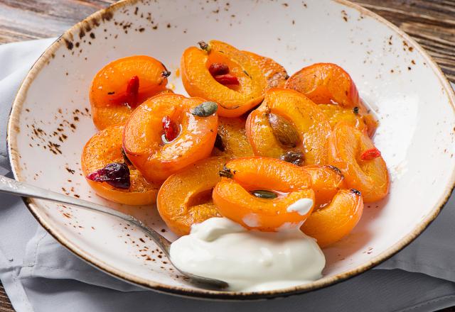 Abricots rôtis et blanc manger aux amandes