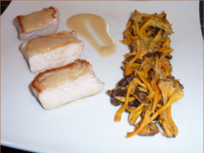 Côtes de Porc et Poêlée de Chanterelles, Demi Glace aux Pommes Vertes