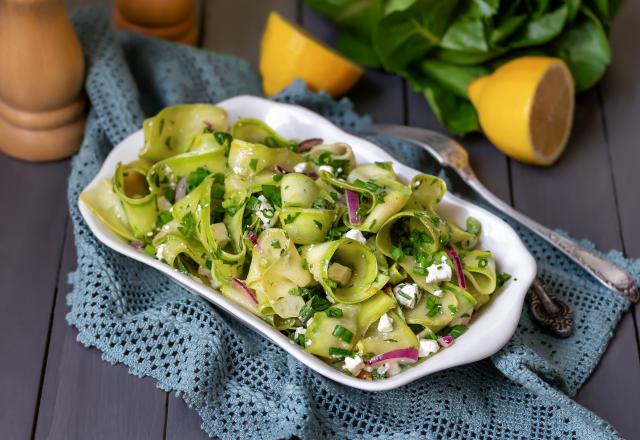 Salade de courgettes à la féta et menthe fraîche