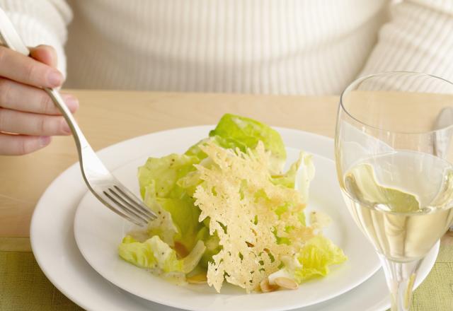 Ce qu'il FAUT IMPERATIVEMENT ajouter à votre SALADE pour la rendre WAOU