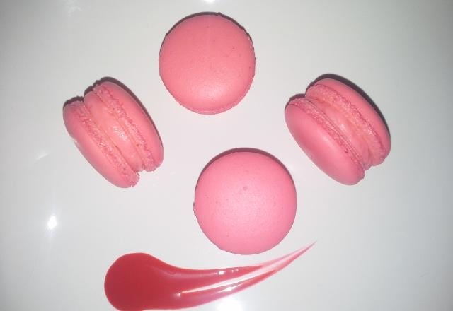 Macarons à la fraise économiques