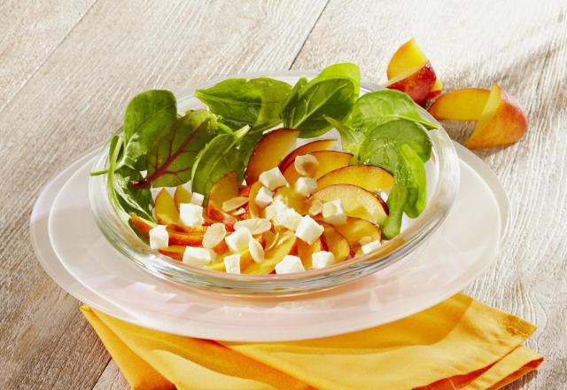 Salade salakis et nectarines