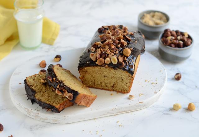 Cake aux noisettes et au chocolat noir