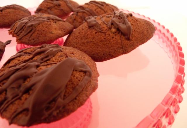 Madeleines au chocolat, fourrées à la crème de calissons