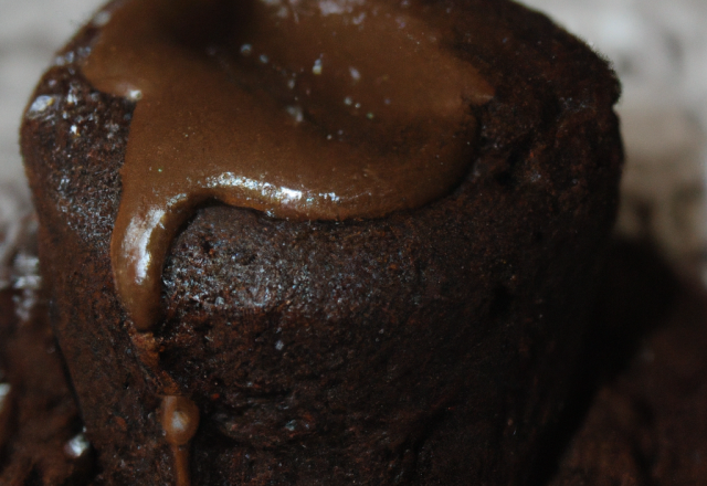 Fondant au chocolat sur lit de cacao corsé