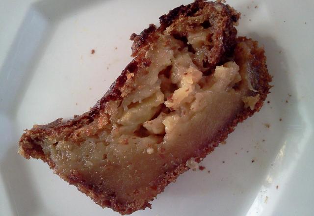 Gâteau au yaourt caramélisé aux pommes