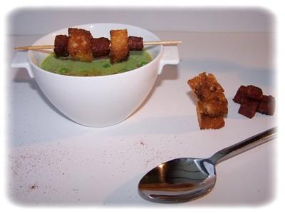 Soupe de petits pois et ses p'tits cubes