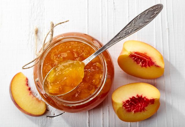 Comment faire une bonne confiture de pêches ? Avec notre recette, vous allez pouvoir vous régaler toute l’année avec ce fruit