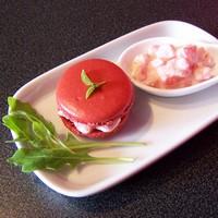 Macaron à la tomate feta basilic