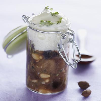 Verrine façon capuccino d'aubergines et émulsion de yaourt, à la grecque.