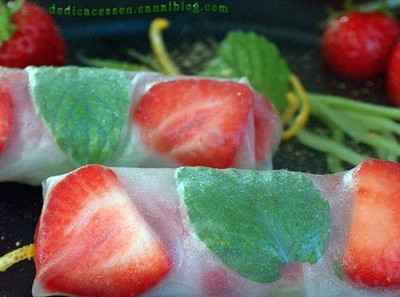 Rouleaux d'été aux fraises et ses deux sauces