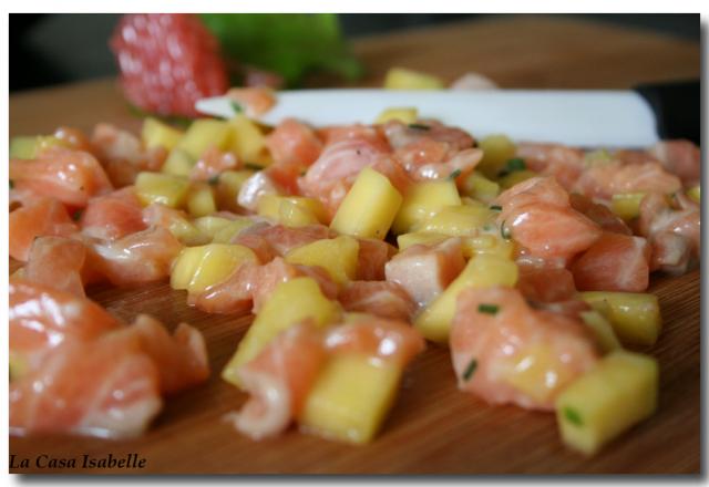 Tartare de saumon à la mangue rapide