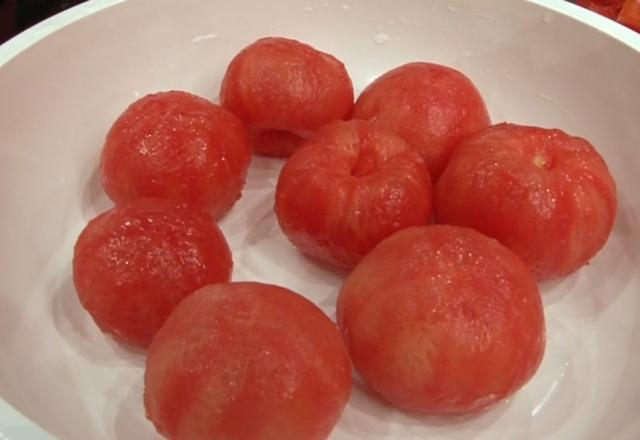 Monder une tomate