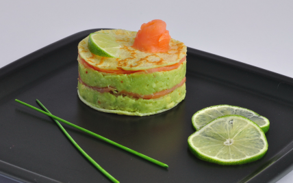 Millefeuille au saumon fumé et guacamole