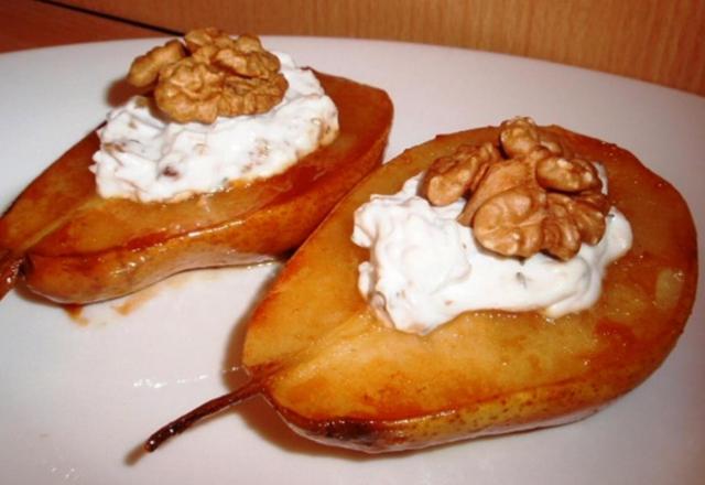 Poire farcie au chèvre et aux noix maison